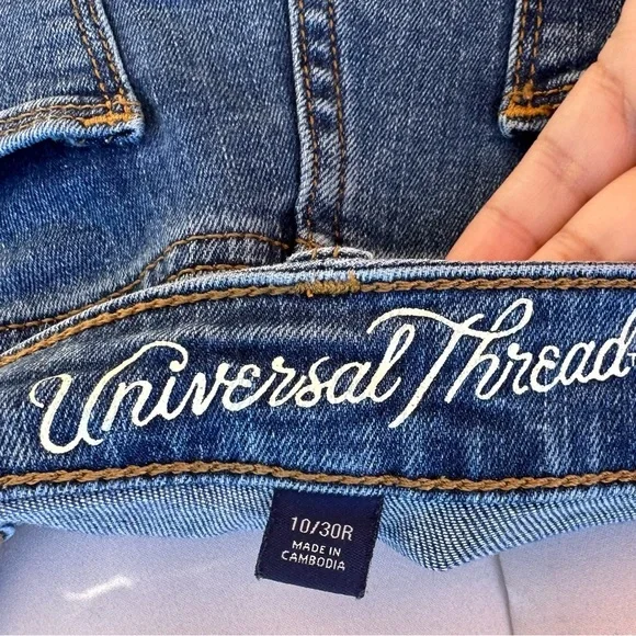 Universal Thread Ripped Jeans - Picture 6 of 6